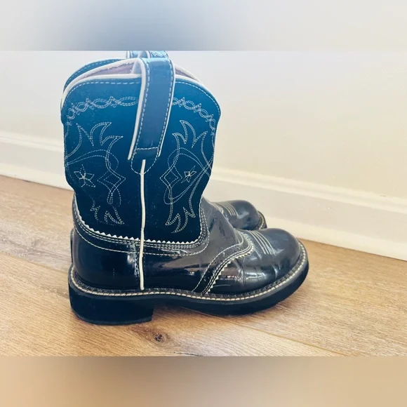 Ariat Women's Black Western
Patent Leather Boots Style
16803 - Size 8B - Picture 11 of 12